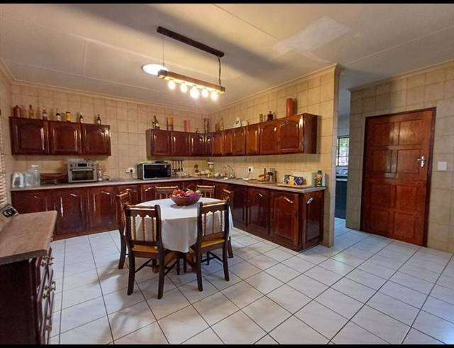 3 BEDROOM HOUSE FOR SALE IN SONNEVELD